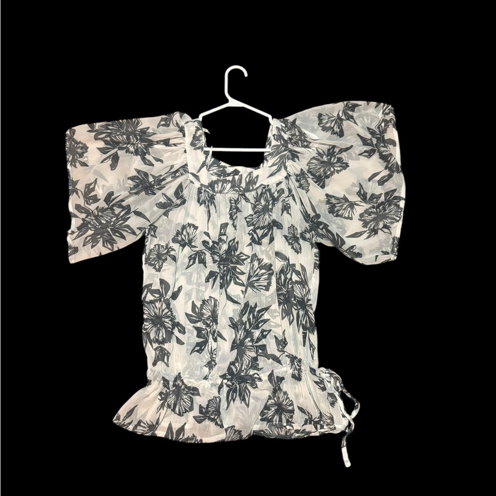 3/$25–Tahari Black and White Floral Blouse